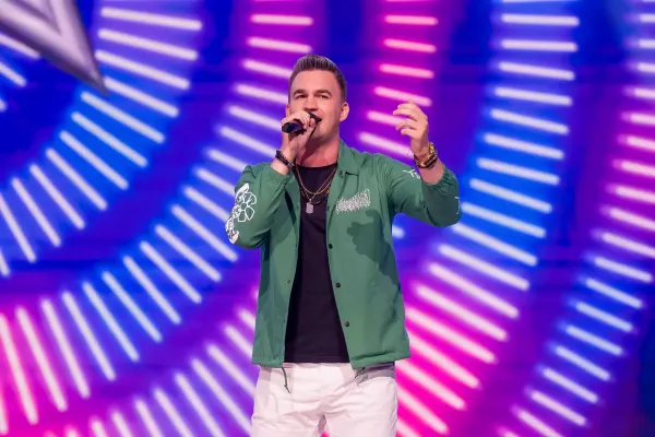 Mamy przeciek! Marcin Miller zaskoczony występem grupy Raider w programie DiscoStar! Co wydarzyło się w półfinale? | VIDEO

