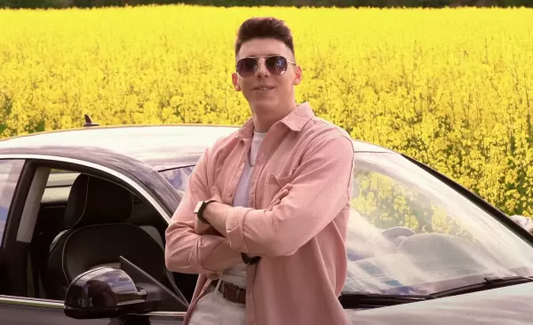 Gwiazdor disco polo odsłonił swoją duszę romantyka! Ta NOWOŚĆ podbije listy przebojów i będzie hitem lata 2022?! 