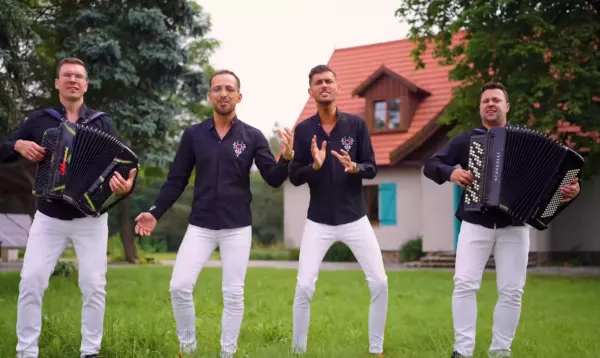MarsaAlam szykuje muzyczną petardę! „Raz się żyje” może stać się największym przebojem duetu