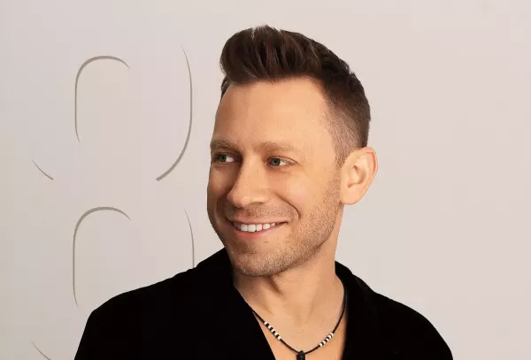 Masters z nowym albumem „8” – Paweł Jasionowski prezentuje najnowszą płytę