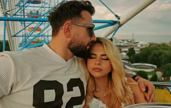 Mateuniooo i Kinga Zdybel z gorącą premierą „Puk, puk, puk"