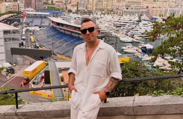 Mateusz Hładki zaprasza Czadomana. Gwiazdor disco polo w sobotnim odcinku „Mówię Wam"