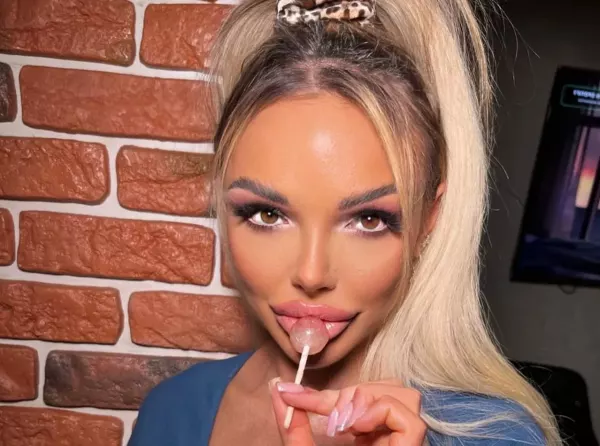 Mega obcisły strój gwiazdy disco polo! Nicki Queen to najbardziej seksowna wokalistka?