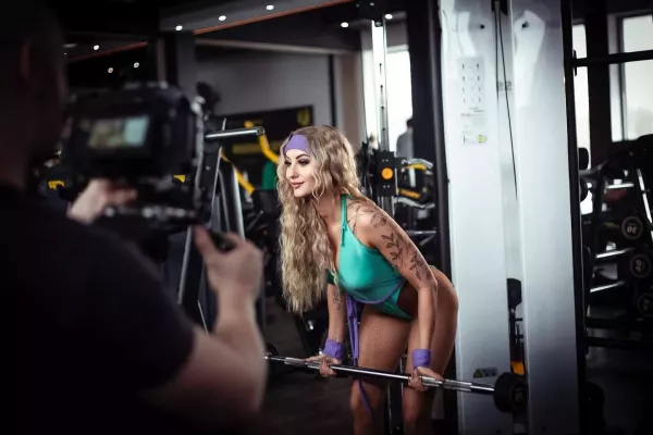 Wyjątkowo atrakcyjne kobiety w teledysku Pudzianowskiego! Tak gorącej produkcji dawno nie było! VIDEO