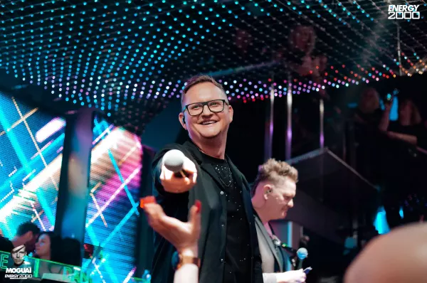 Mig w Energy 2000 Katowice. Tłumy na koncercie gwiazdy disco polo | VIDEO