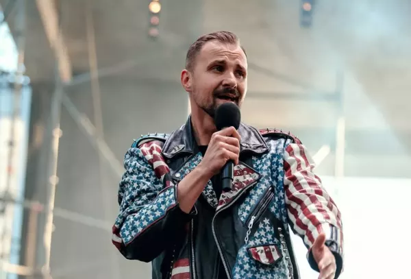 Mocne słowa Macieja Smolińskiego o hejcie i prywatności. Prowadzący Polo TV otwarcie o tym, czego nie pokazuje publicznie