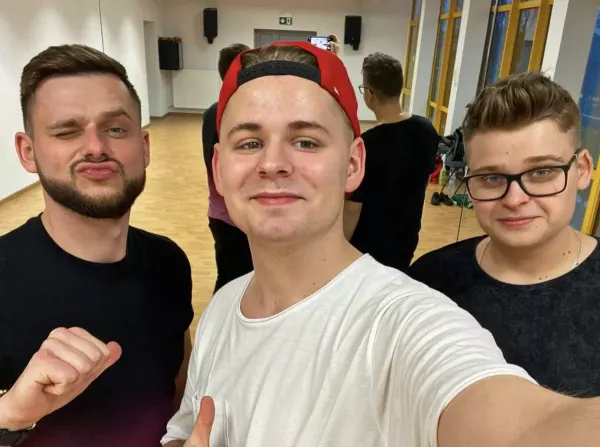 Muzyczna ofensywa znanego wokalisty disco polo! Gwiazdor zmienił skład zespołu i zaskakuje premierą! 