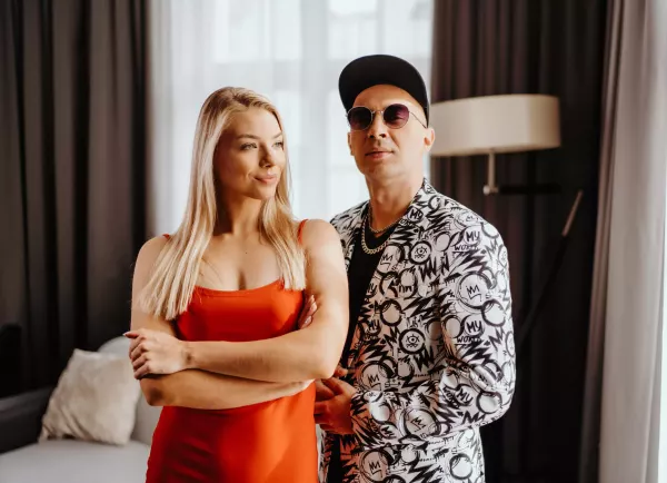 „Francuski Pocałunek„ gwiazdora disco polo HITEM w sieci?! Poznajcie szczegóły! 
