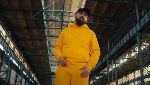 Najpopularniejszy DJ w disco polo powraca do gry! Jego gorąca nowość „Trochę za późno„ to prawdziwy majstersztyk?! 