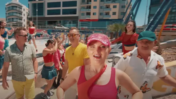 „Niby jestem sama” to nowy hit od MIG – czy ta wakacyjna nowość podbije parkiety w 2025 roku?