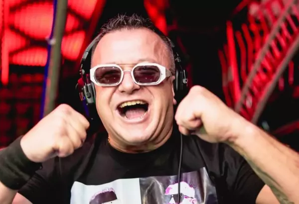 Nie żyje DJ Hazel. Znaleziony w aucie nad jeziorem! CO SIĘ WYDARZYŁO? – trwa śledztwo w sprawie śmierci legendarnego artysty