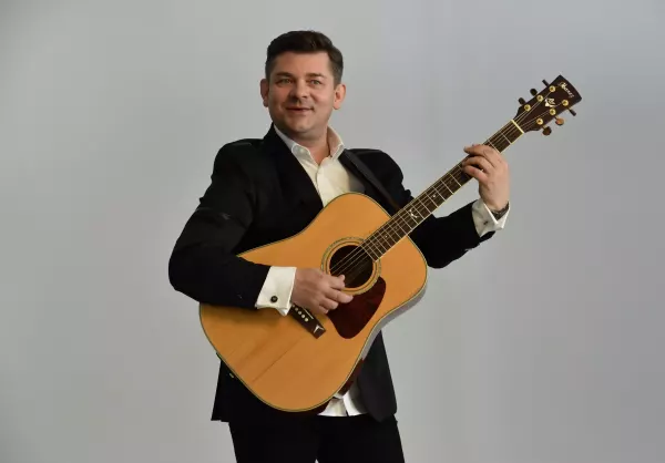Nowa wersja przeboju „Jeśli kochasz” podbija sieć – Zenek Martyniuk w zupełnie nowym brzmieniu

