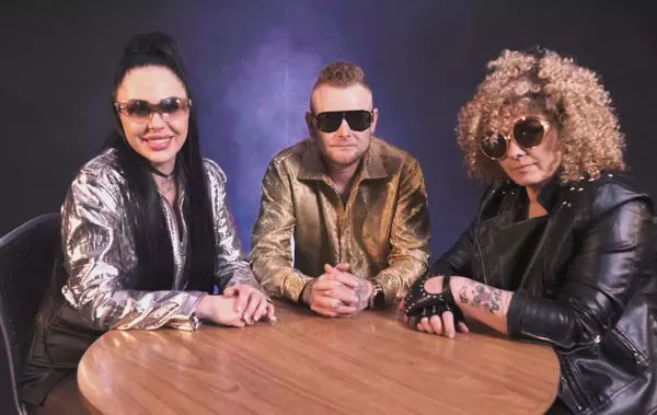Nowość! Angelika Gramont, Robson W i Beata Muzal w utworze „Gdy Gasną Światła”