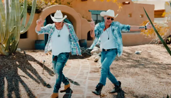 Odkryj niesamowity hit disco polo od zespołu Vivat - „Jak jo kocham„! To prawdziwy hit! Liczby to potwierdzają!