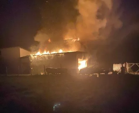 Ogromna tragedia w świecie disco polo! Rodzina przyjaciół zespołu Bayer Full straciła wszystko w pożarze. Córka Sławomira Świerzyńskiego prosi o pomoc!