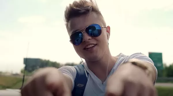 Ogromny sukces wokalisty disco polo! Artysta wypływa na szerokie wody! 