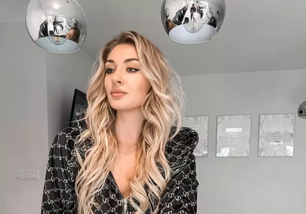 Nagie zdjęcie gwiazdy disco polo?! Małgorzata Główka CamaSutra pokazała bez stanika i bluzki na Dzień Kobiet!