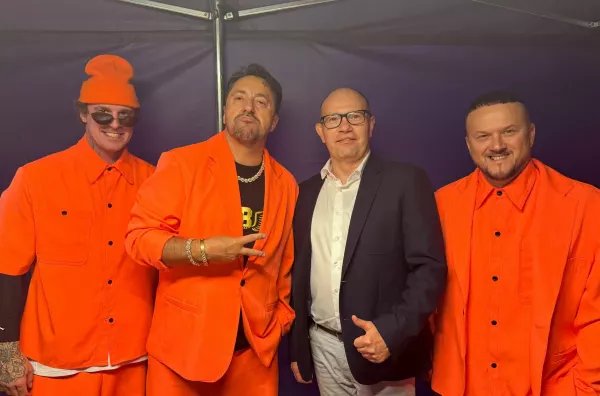 Pamiętacie Artura Kosickiego z Boys? Były tancerz zespołu znów zatańczył przebój „Jesteś szalona" z Millerem