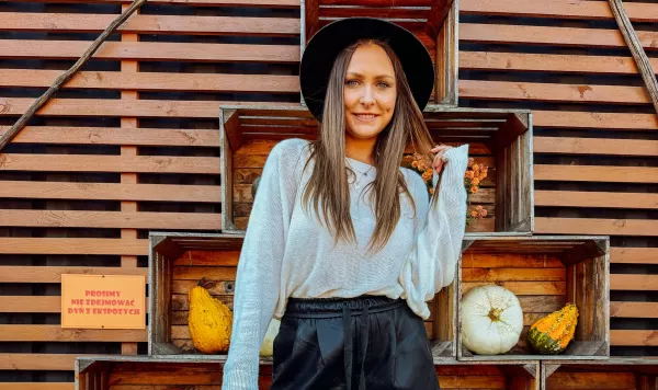 Paula Nowotniak z Enjoy pokazała córki! Tak Laura i Alicja bawiły się na farmie dyni