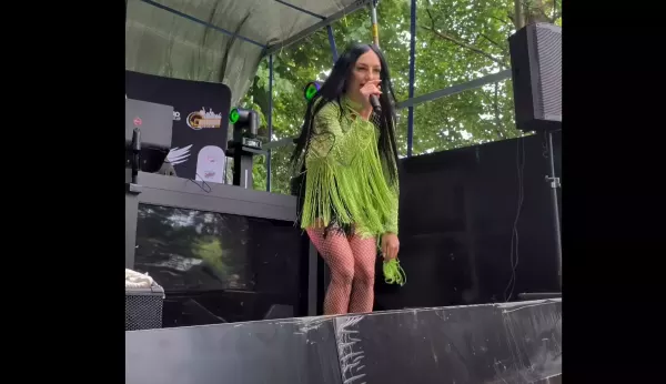 Paulina Basa w Kopenhadze. Jak wokalistka disco polo zaśpiewała na żywo „Mój chłopaczku"?