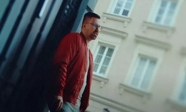 Paweł Sałdan powraca z nowym teledyskiem: Odkryj jego nowość pt. ”Coś o Tobie”