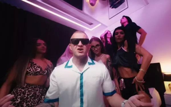 Piękni i Młodzi Dawid Narożny x Boski Heniek z nowością „Mała buzi daj”! To będzie hit lata?