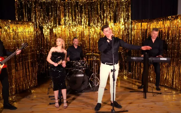 To idealna piosenka na „Pierwszy Taniec„?! Alvaro Music skrada tym utworem serca wszystkich słuchaczy!