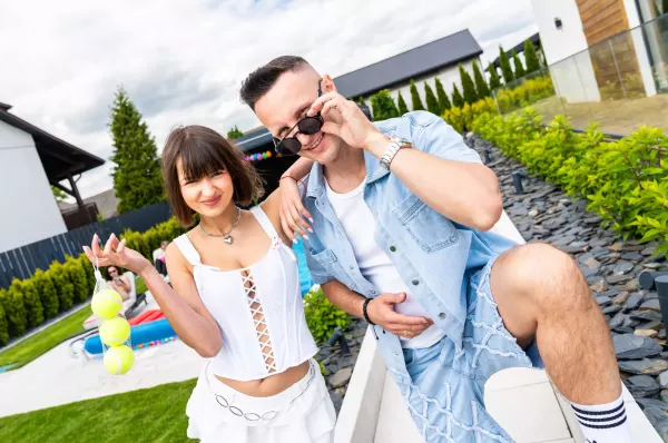 Playboys i Wiktoria Niekało z MEGA premierą „Ta Jedyna"! Zobacz nowość