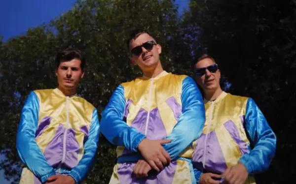 ”Płomień przeznaczenia”: Najnowszy hit Kwestii 07 porusza serca fanów disco polo! | PREMIERA

