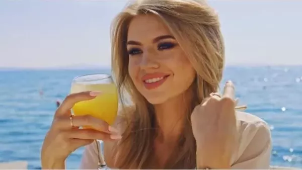 Po latach od premiery „Moja wybranka" znów na fali. Zobacz, ile odsłon zebrał klip News na YouTube.