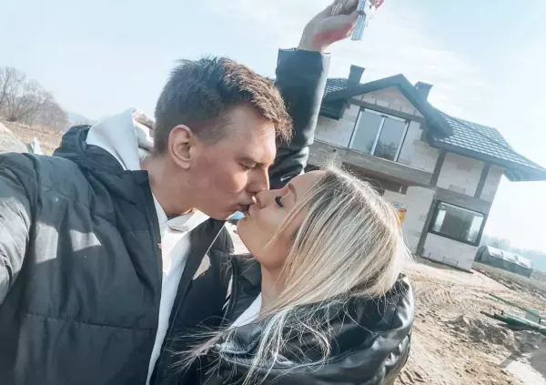 Popularna para disco polo pochwaliła się pięknym domem! Co za metraż! Paula i Jarek z grupy Enjoy mają już klucze do swojej willi! 