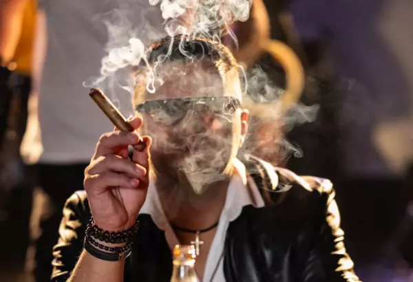 „Powiedz mi„ – Kordian w duecie z Rico Sanchezem obiecuje hit!