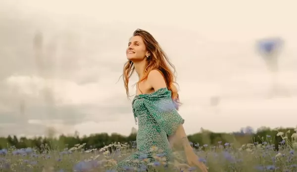 PREMIERA: Lares rozpala scenę disco polo! Nowy hit „Amore Mio„ zapowiada gorący początek lata!