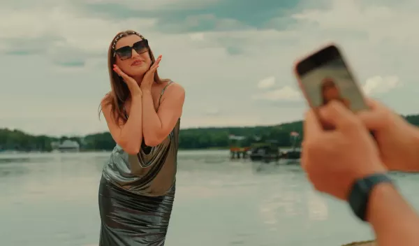 Premiera singla „Bądź moim paparazzi”. Asia Korycka prezentuje nową piosenkę