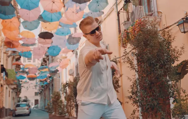 Prezydent i „Vamos” – nowa premiera finalistów Disco Star w letnim klimacie