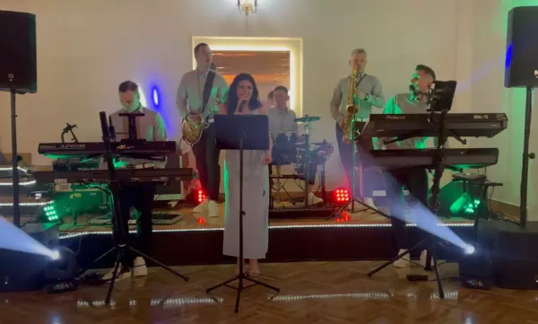 Bierzesz ślub?! Musisz ich zaprosić! Małżeństwo disco polo podbija wesela! Pary młode są zachwycone występami Eratox Band! 