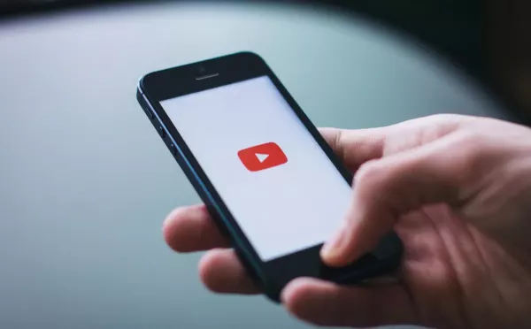 Przycisk „Podbij” na YouTube - czy podbijanie teledysku disco polo naprawdę coś daje?