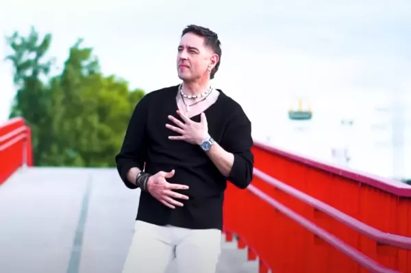 Rajmund wraca w wielkim stylu! ”Za Twój uśmiech, kochanie” to powiew nostalgii w nowoczesnym wydaniu