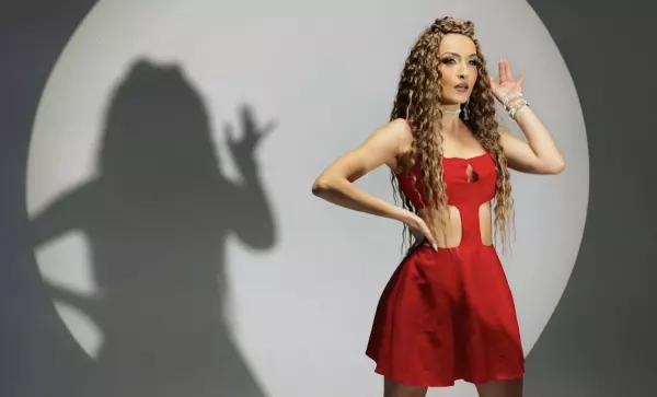 Roksana Skynova prezentuje nowy singiel "Amor de Fuego"! Premiera