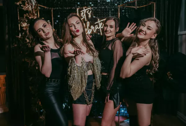 „Rozstępy, +10 kg i to też jest piękne". Energy Girls bez filtra o prawdziwej kobiecości