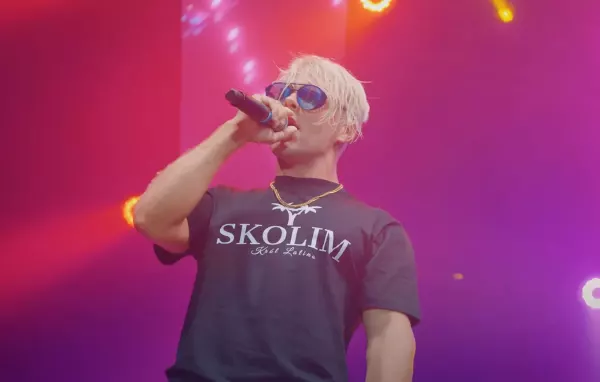 Skolim na Disco Ostróda 2024: Niezapomniany Występ z Hitem „Wyglądasz Idealnie„
