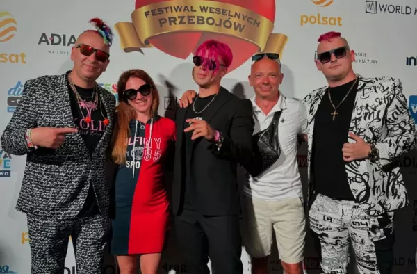 Kolumna samochodów! Tak SKOLIM podjeżdża na koncert! Same luksusowe auta! 

