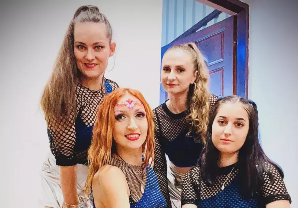Skynova podbija disco polo nowym hitem ”Lubię Cię”! Zobacz emocjonujący występ na żywo i sprawdź, co przyciąga fanów!