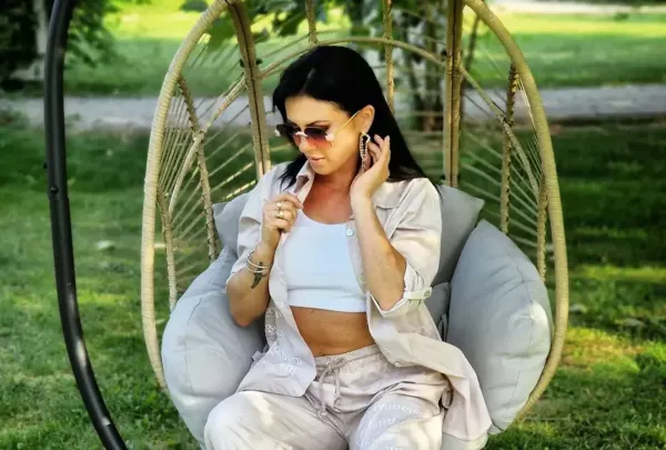 Śliczna wokalistka disco polo w wakacyjnej odsłonie! Gwiazda wygląda jak znana modelka?!