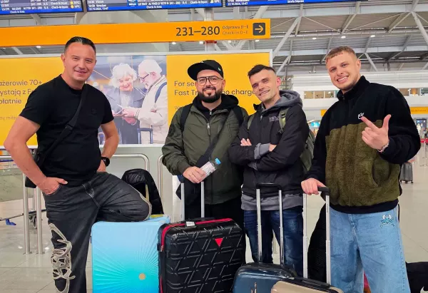 Spakowali walizki i opuszczają Polskę! Long i Junior pokazali zdjęcie z lotniska przed lotem