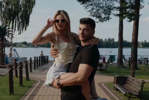 Stojan z premierą „Mam nadzieję” zaskakuje historią i brzmieniem – wakacyjna nowość