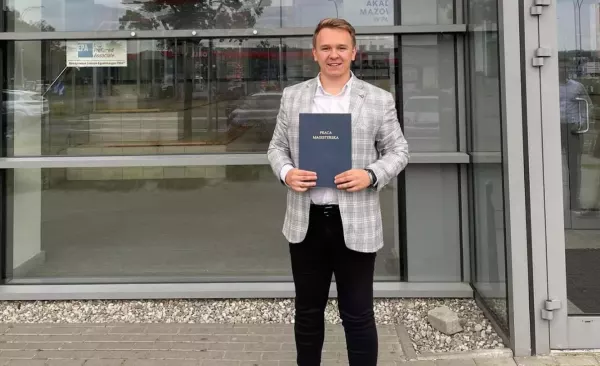 Znany wokalista obronił pracę licencjacką na temat Zenka Martyniuka - króla disco polo! Fani gratulują!