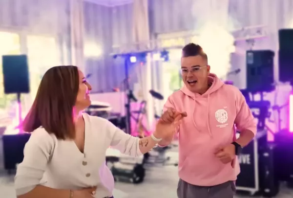"Suknie Kolorowe” w wykonaniu MASSiVE to hit, który zachwyci całą Polskę