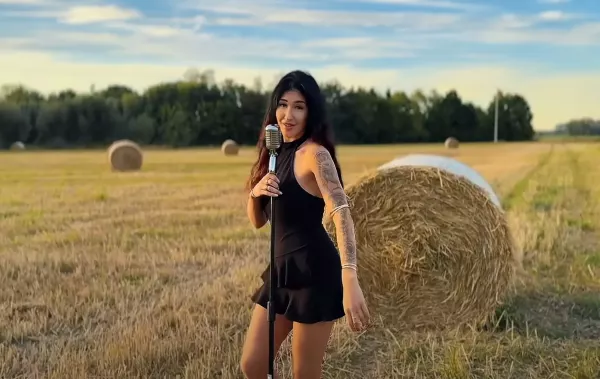 Sylwia Kossakowska prezentuje cover Classic „Jesteś wielkim spełnieniem” w nowoczesnym wydaniu