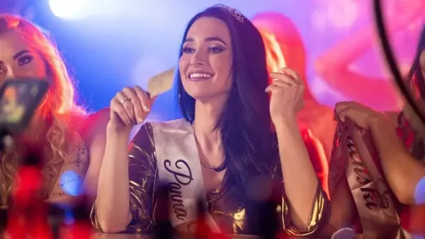 Szkoła w ogniu krytyki po „Weselu w Dubaju”. Występ uczniów w Starachowicach wstrząsnął całym krajem! 